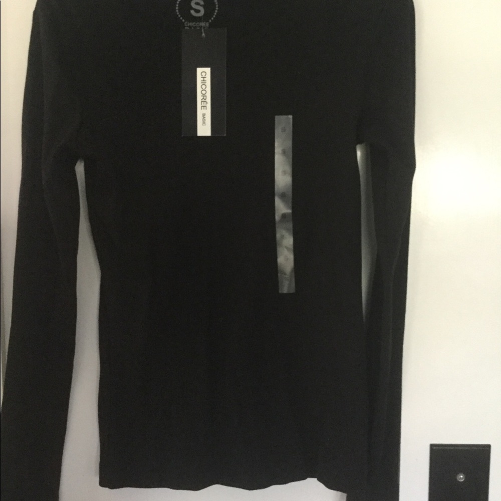 New black t shirt